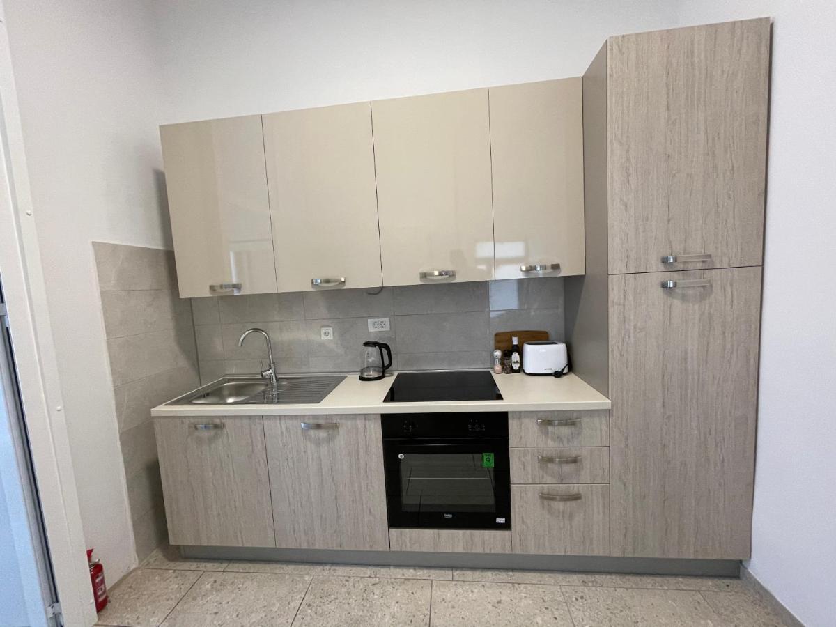 Two Bedroom Apartment N สปลิท ภายนอก รูปภาพ