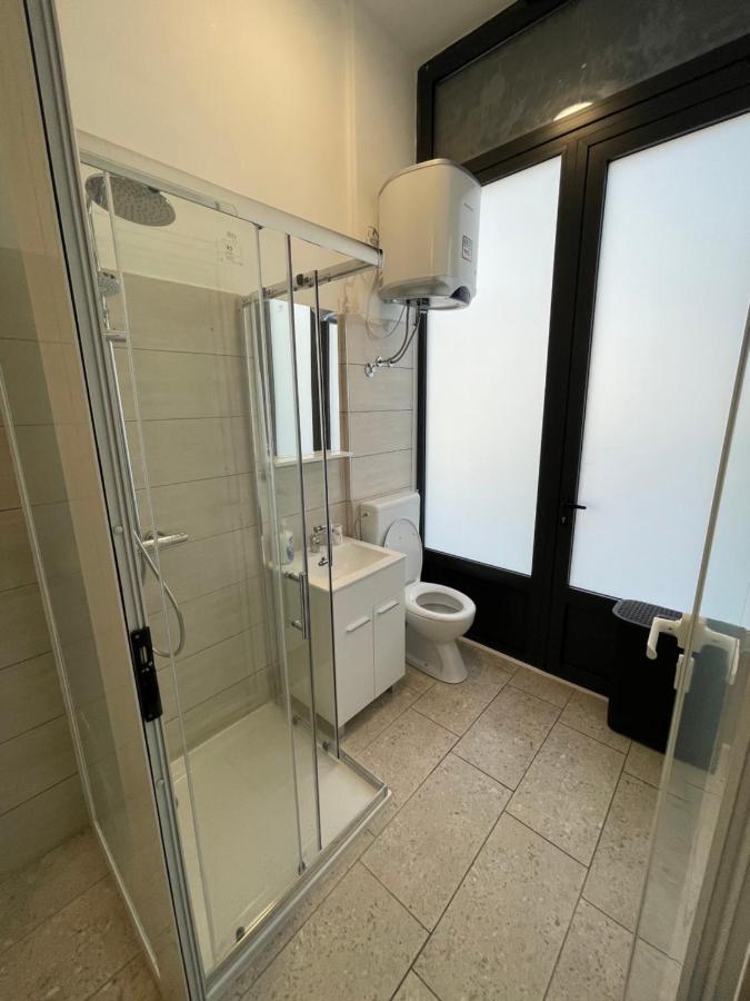 Two Bedroom Apartment N สปลิท ภายนอก รูปภาพ