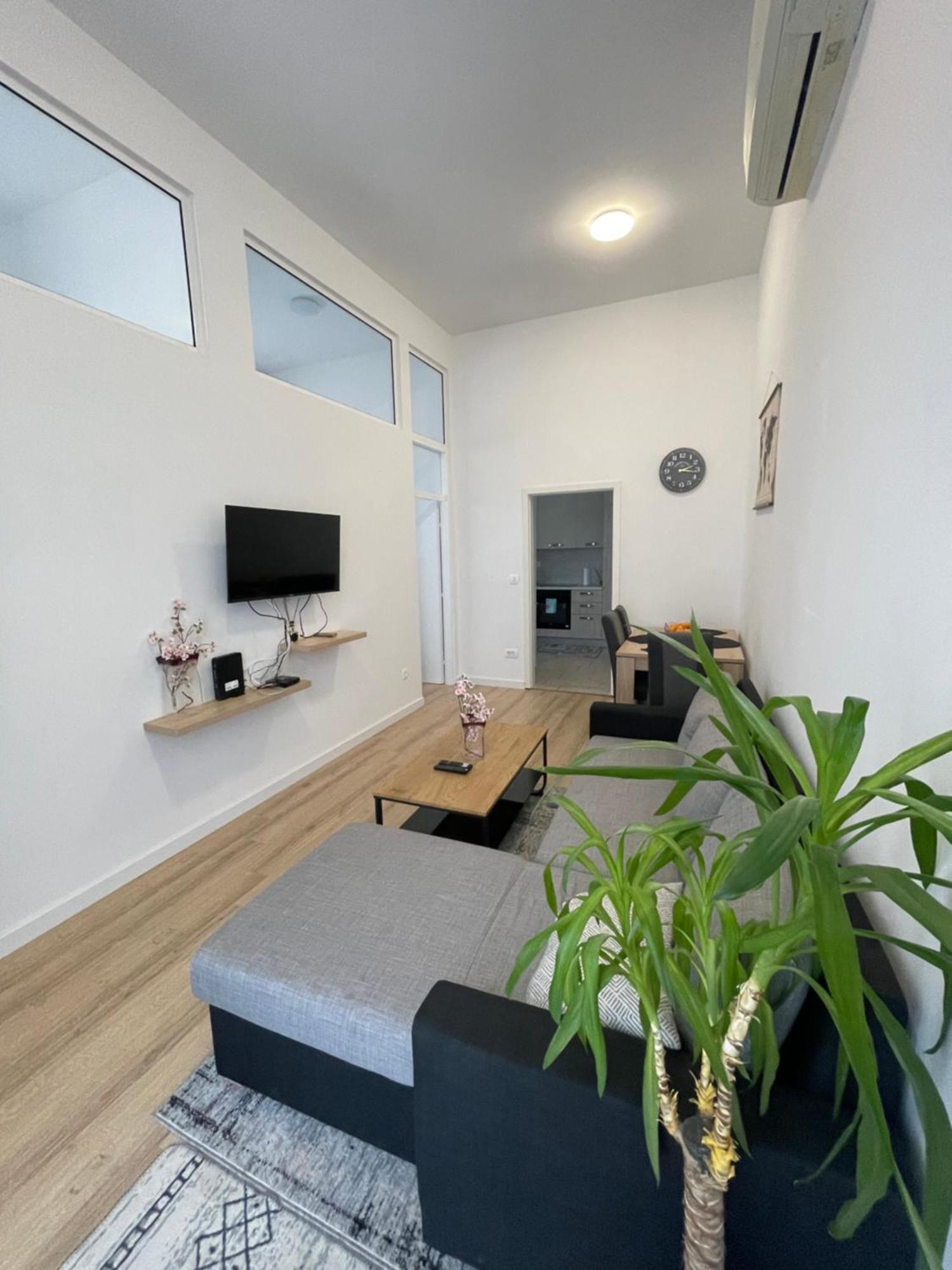 Two Bedroom Apartment N สปลิท ภายนอก รูปภาพ
